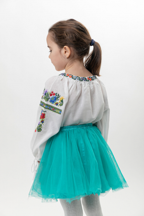 Ie traditionala alba pentru fetite cu motiv floral multicolor Eva [3]