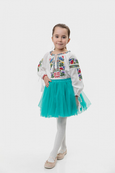 Ie traditionala alba pentru fetite cu motiv floral multicolor Eva [4]