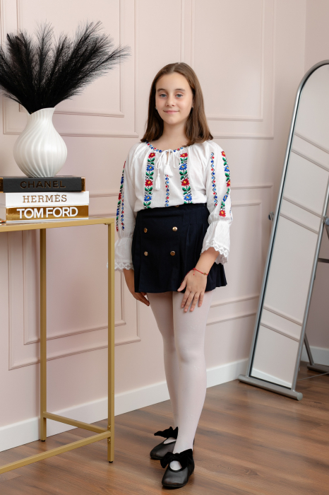 Ie traditionala alba pentru fetite cu motiv floral multicolor Felicia [4]