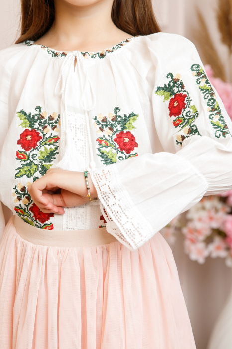 Ie traditionala alba pentru fetite cu motiv floral rosu Anabela [2]