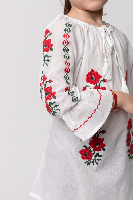 Ie traditionala alba pentru fetite cu motiv floral rosu Mara [3]