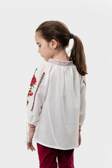 Ie traditionala alba pentru fetite cu motiv floral rosu Mateea [3]