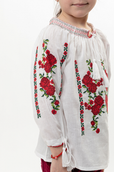 Ie traditionala alba pentru fetite cu motiv floral rosu Mateea [2]