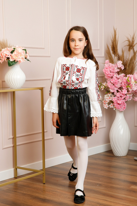 Ie traditionala alba pentru fetite cu motiv floral rosu Sara 03 [3]