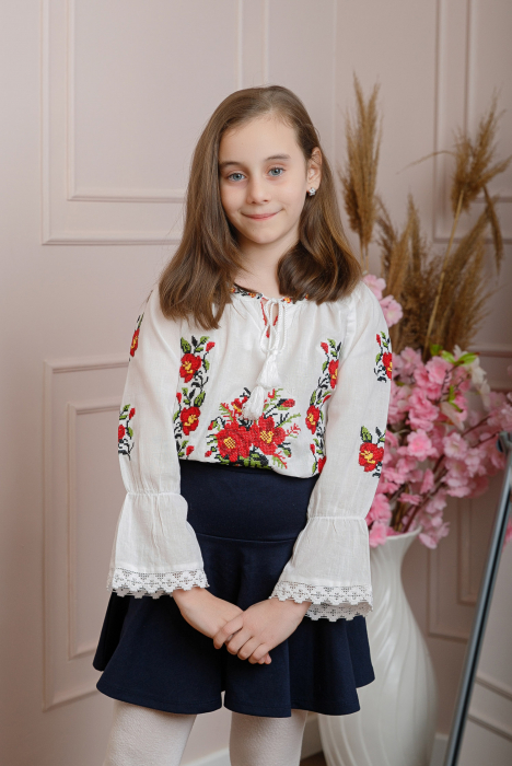 Ie traditionala alba pentru fetite cu motiv floral rosu Sofia 01 [3]