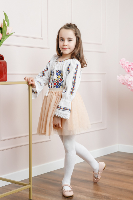 Ie traditionala alba pentru fetite cu motiv floral tricolor Rania [3]
