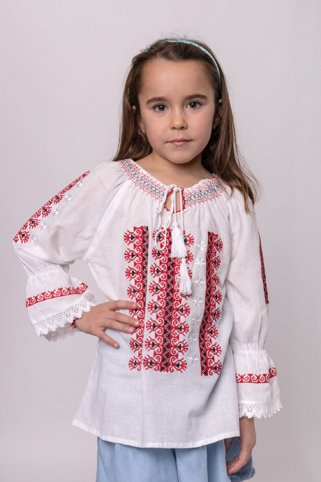 Ie traditionala alba pentru fetite cu motiv geometric rosu Dalia 01 [3]