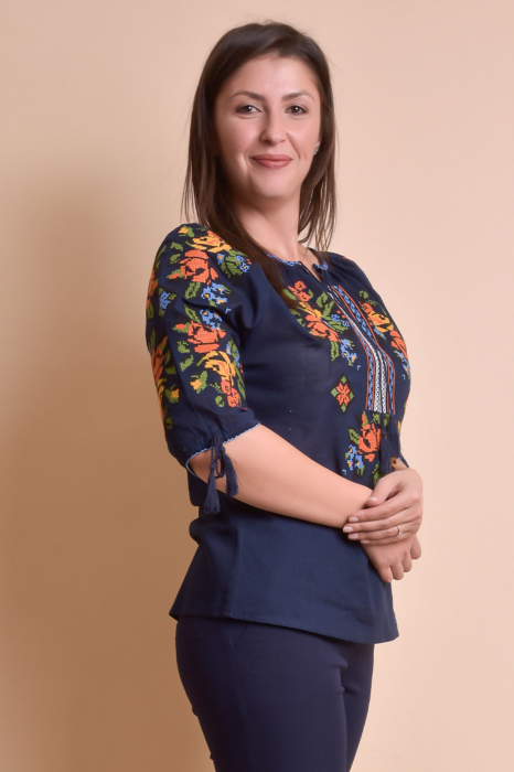 Bluza albastra cu motiv multicolor Gina 01 [3]