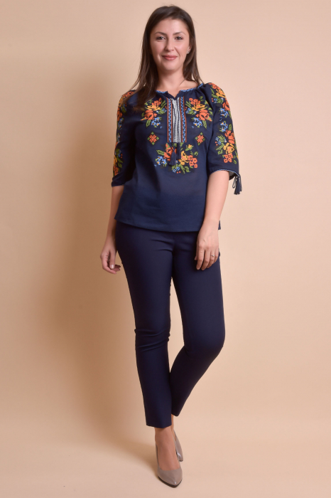 Bluza albastra cu motiv multicolor Gina 01 [6]