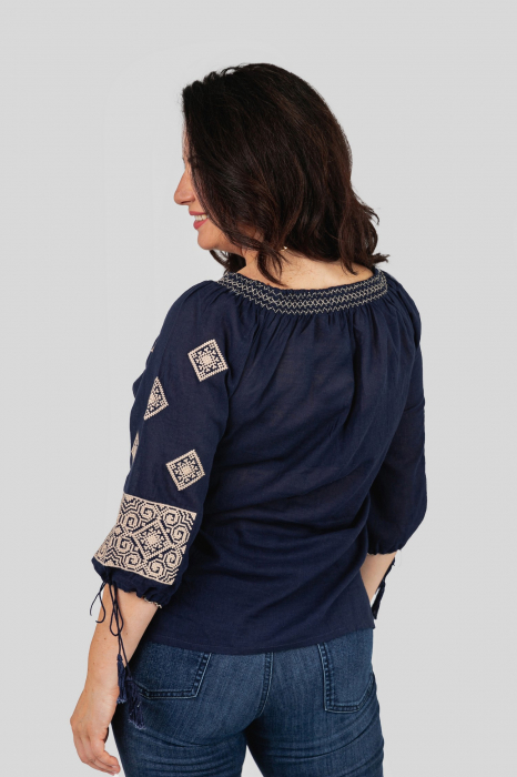 Ie traditionala bleumarin cu motiv geometric crem Tamara 02 [3]
