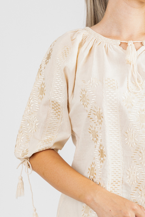 Ie traditionala crem cu motiv floral auriu Codrina 04 [2]