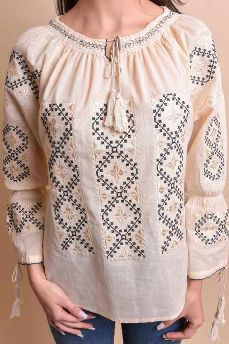 Ie traditionala crem cu motiv geometric auriu Dora [2]