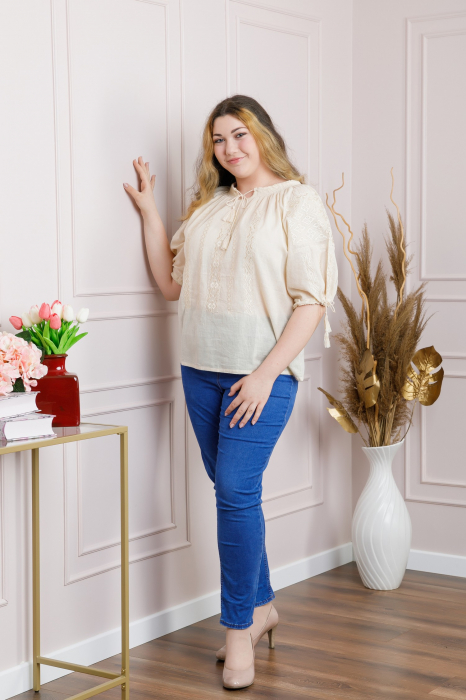 Ie traditionala crem cu motiv geometric auriu Gratiela 03 [4]