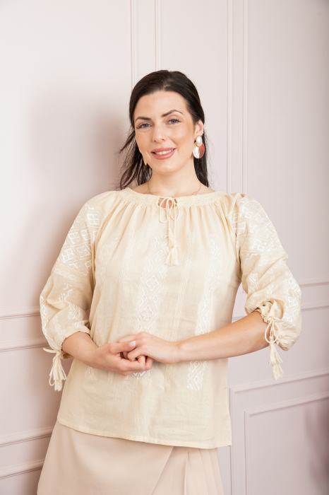 Ie traditionala crem cu motiv geometric auriu Gratiela 03 [5]