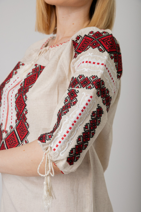 Ie traditionala crem cu motiv geometric rosu Amina [2]