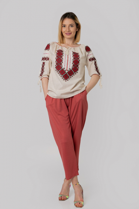 Ie traditionala crem cu motiv geometric rosu Amina [4]