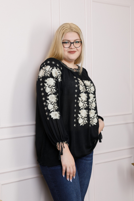 Ie traditionala neagra cu motiv floral auriu Nicola 01 [2]