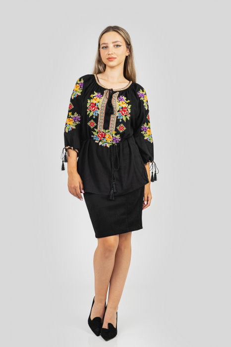 Ie traditionala neagra cu motiv floral multicolor Beatrice 02 [4]