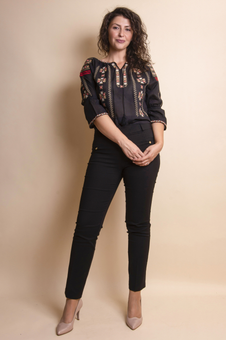 Ie traditionala neagra cu motiv floral multicolor Romanita 02 [4]