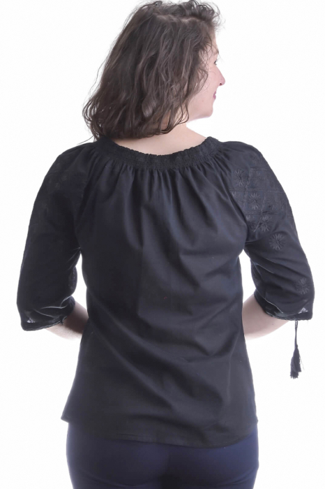 Ie traditionala neagra cu motiv floral negru Agata - maneca scurta [3]