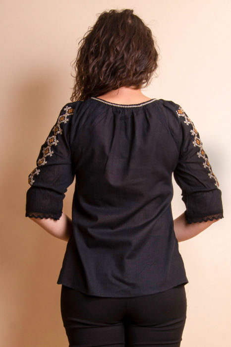 Bluza neagra cu motiv crem Georgeta [3]