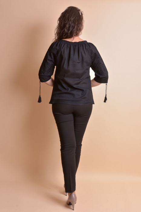 Ie traditionala neagra cu motiv geometric negru Rebeca [8]