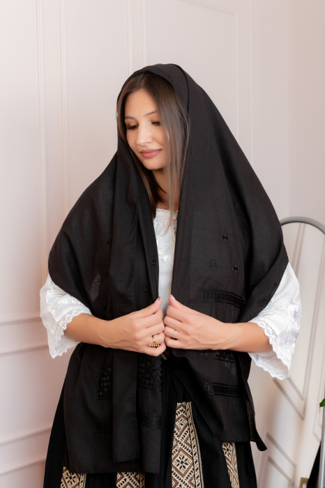Marama traditionala neagra cu broderie geometrica neagra Ancuta 02 [4]