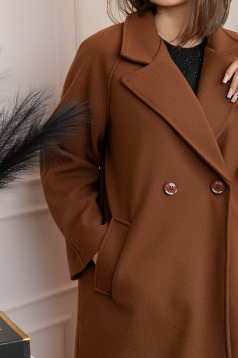 Palton maro cu rever amplu si nasturi Diane [2]
