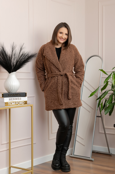 Palton scurt din stofa boucle cu cordon Danielle - Maro [4]