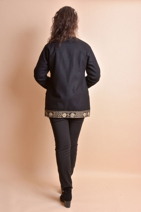Palton traditional negru cu broderie florala crem Doina [8]