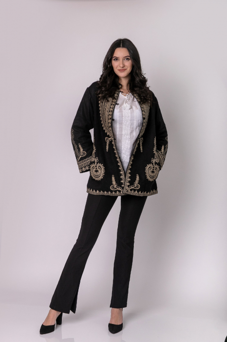 Palton traditional negru cu broderie florala crem Emilia [2]