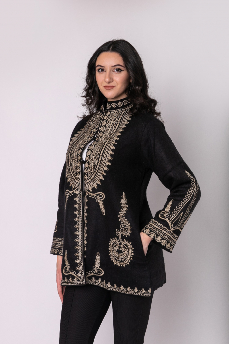 Palton traditional negru cu broderie florala crem Emilia [4]