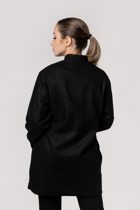 Palton traditional negru cu broderie florala multicolora Felicia [2]