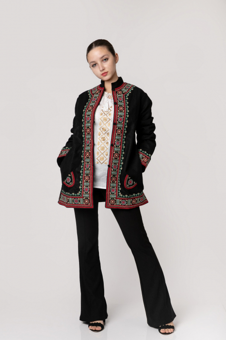 Palton traditional negru cu broderie florala multicolora Felicia [3]