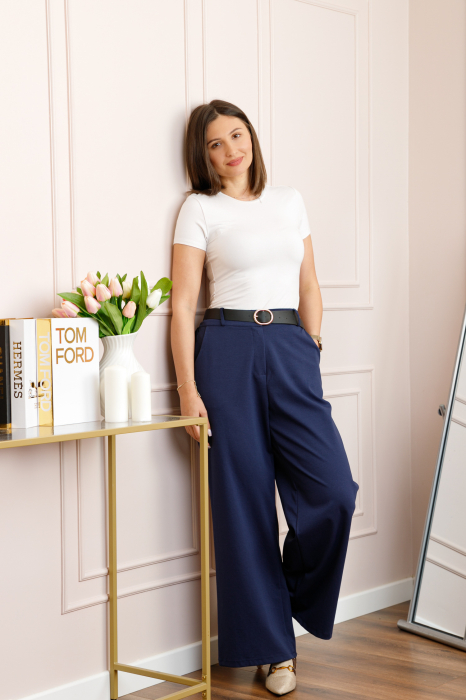 Pantaloni bleumarin evazati cu talie elastica la spate si curea reglabila Molly [3]