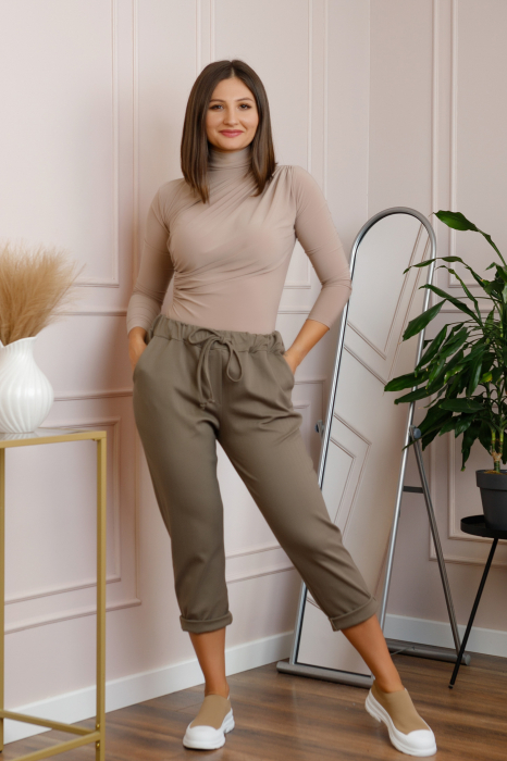Pantaloni casual Kayla cu buzunare laterale si snur reglabil - Bej
