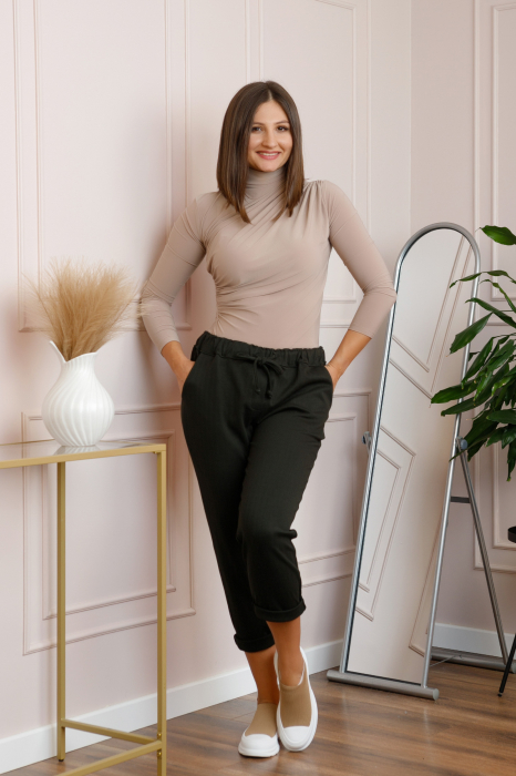 Pantaloni casual Kayla cu buzunare laterale si snur reglabil - Gri [4]