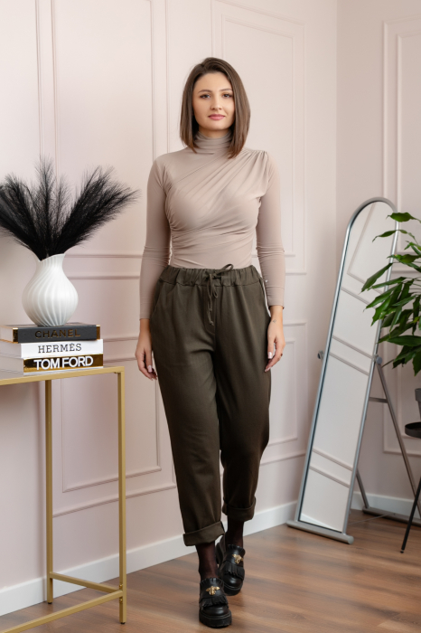 Pantaloni casual Kayla cu buzunare laterale si snur reglabil - Kaki [3]