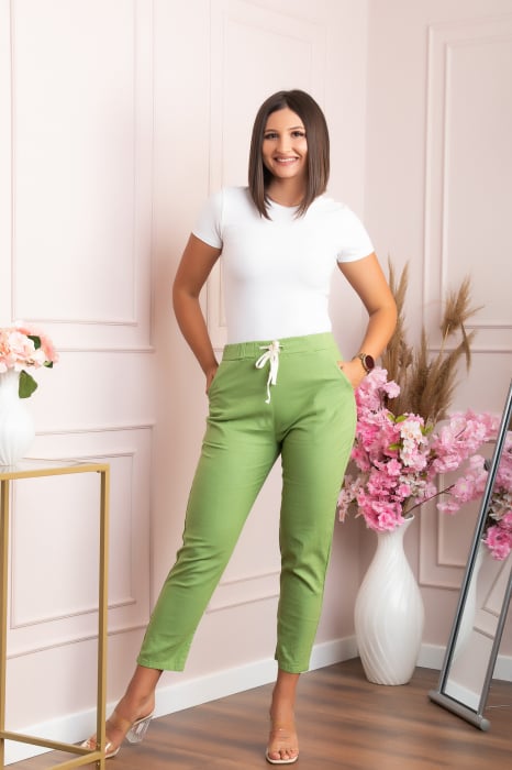 Pantaloni conici Tessa din bumbac cu snur in talie - Verde praz