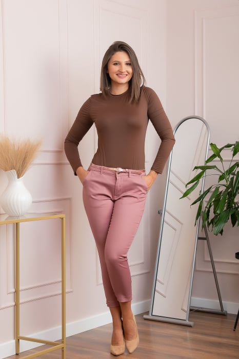Pantaloni dama roz pudrat conici Blair cu curea si detaliu fundita