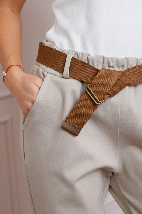 Pantaloni ecru lejeri cu talie elastica si curea ajustabila [2]