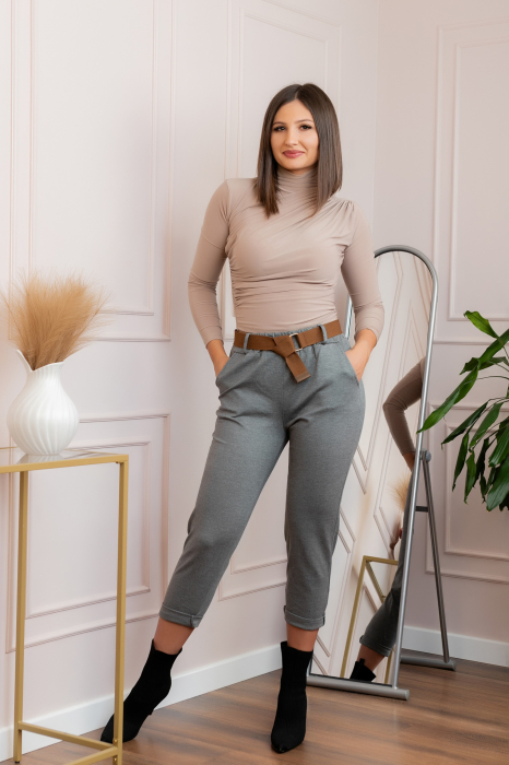 Pantaloni gri lejeri cu talie elastica si curea ajustabila