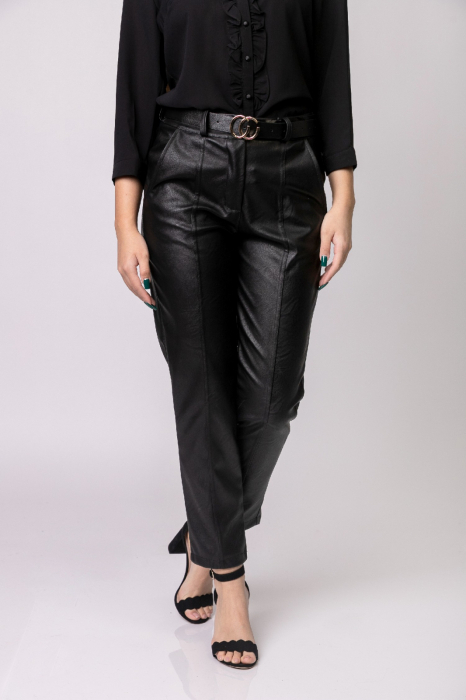 Pantaloni negri din piele ecologica cu buzunare functionale [3]