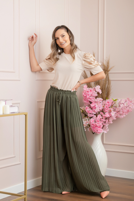 Pantaloni plisati Coraline din voal cu talie elastica - Kaki