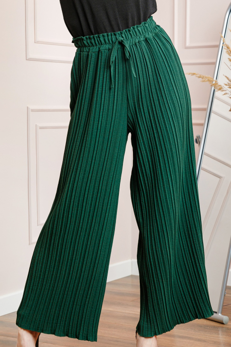 Pantaloni plisati verzi cu elastic in talie [3]