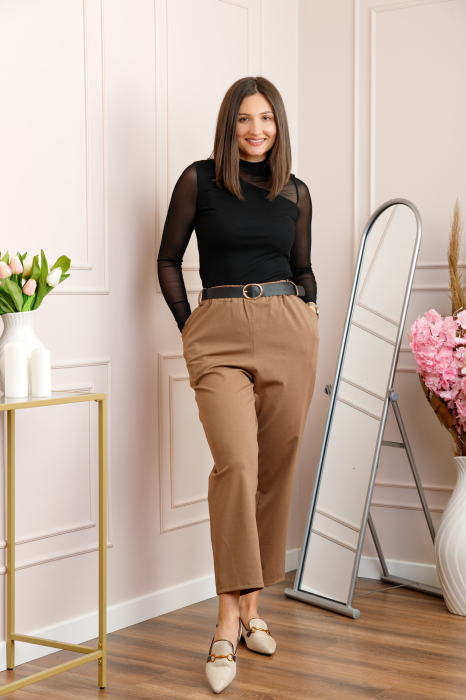 Pantaloni plus size camel cu talie elastica si curea reglabila Lillian [4]
