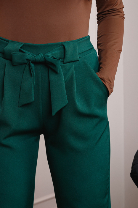Pantaloni verzi cu fundita in talie [2]