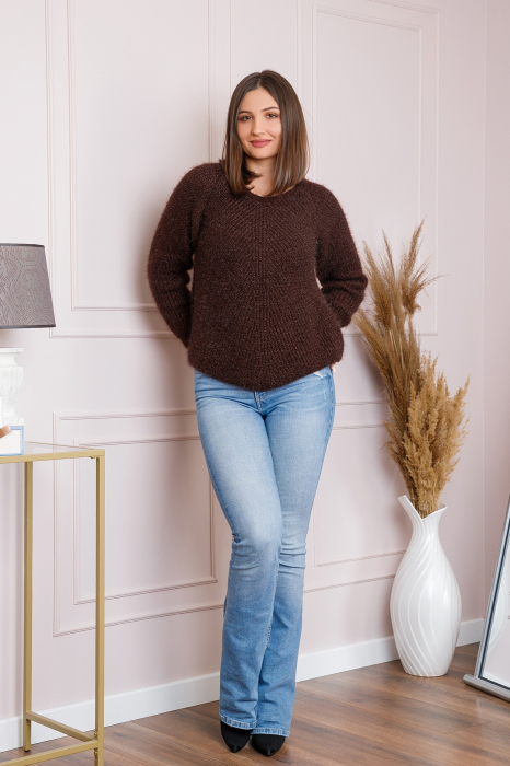 Pulover Bella pufos maro cu maneci raglan [4]