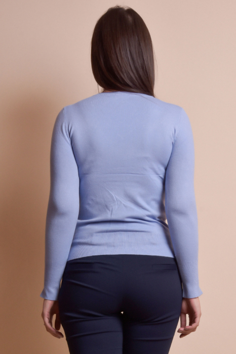 Pulover bleu cu decolteu in V si nasturi decorativi [4]