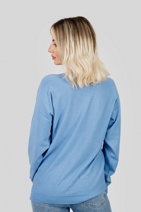 Pulover bleu cu fir stralucitor si crepeu lateral [3]